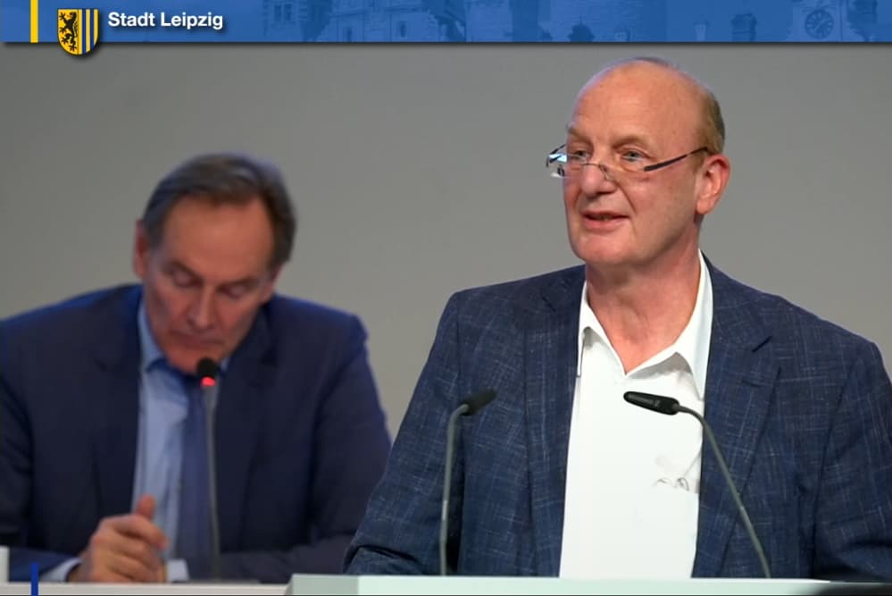 Steffen Wehmann bei seiner Rede zum Antrag zur Gorkistraße. Screenshot: LZ