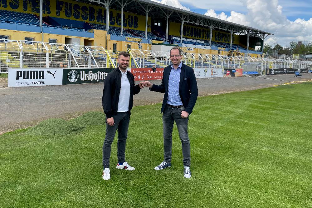 Paul Schinke (li.) will auch in Zukunft gemeinsam mit Geschäftsführer Alexander Voigt seine Loksche nach vorne bringen. Quelle: 1. FC Lokomotive Leipzig