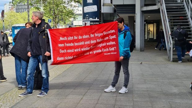 Zuerst seit 2015 wieder bei PEGIDA genutzt, nun auch bei der "Querdenken"-Bewegung missbraucht. Theodor Körner und die Worte, die der Dichter nie schrieb. Foto: LZ/Leon Eisfeld-Mylius