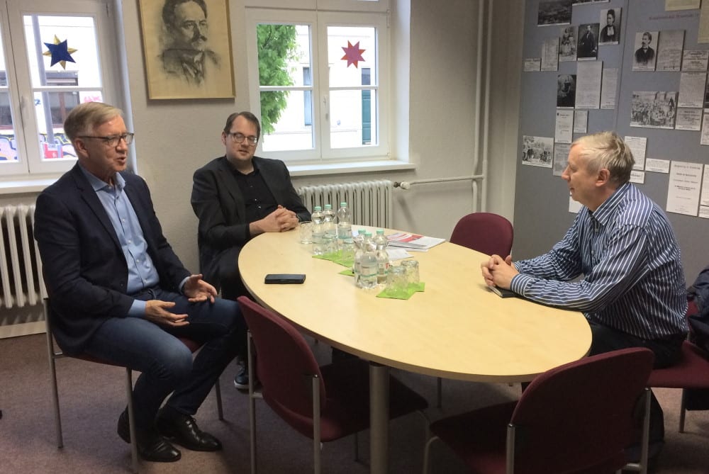 Gesprächsrunde mit Linke-Spitzenkandidat Dietmar Bartsch, dem Leipziger Bundestagsabgeordneten Sören Pellman und LZ-Redakteur Ralf Julke. Foto: LZ