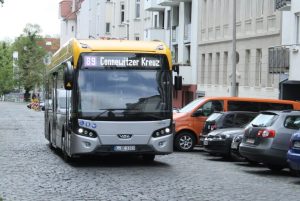 Elektro-Bus in der Scheffelstraße. Foto: Ralf Julke