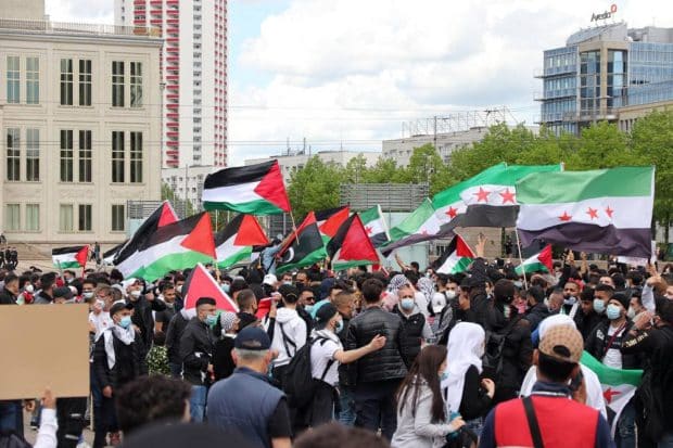 Die pro-Palästina-Demo ab etwa 14:30 Uhr. Foto: LZ