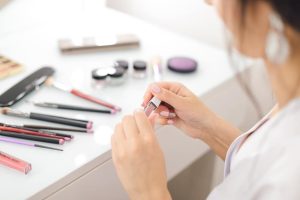 Auch Beautyprodukte werden verstärkt online gekauft. Foto: Lubov Lisitsa / pixabay