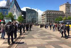 Anfangs zu wenig Polizei, dann stabilisierte sich die Lage auf dem Augustusplatz. Foto: LZ