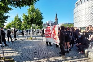 Der Gegenprotest, initiiert von "Leipzig nimmt Platz" gegen die Veranstaltung der "Bürgerbewegung Leipzig 2021" in der Leipziger Innenstadt. Foto: LZ
