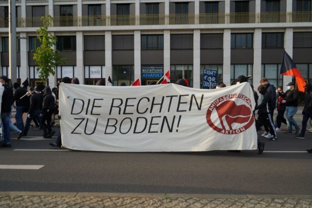 Die Demo auf dem Leipziger Ring. Foto: Martin Schöler/LZ