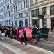 Aus der Südvorstadt zog ein Protestzug gegen die Veranstaltung von André Poggenburg in Richtung Innenstadt. Foto: LZ