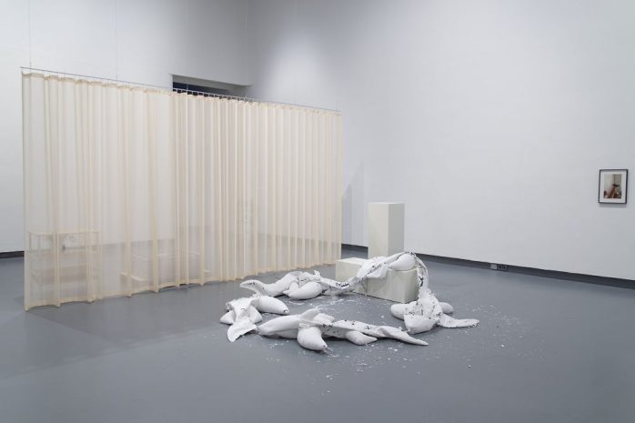 Die Ausstellung Broken Relations in der HGB-Galerie ist noch bis 29.6. zu sehen. Foto: Anna Sophie Knobloch