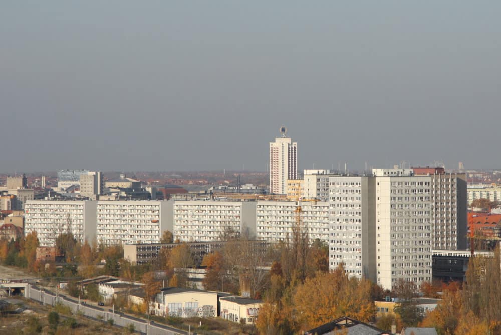 Blick zum künftigen Baugelände am Dösner Weg. Foto: Matthias Weidemann