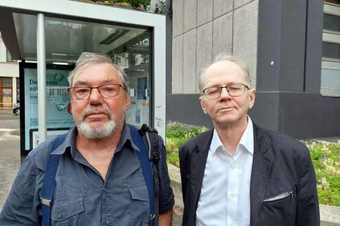 Frank Kimmerle (links), Ehrenvorsitzender und rechts Raimund Grafe, Vorsitzender des Erich-Zeigner-Haus e. V. Foto: Sabine Eicker