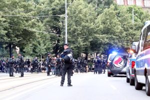 Drei Blockaden, eine gestoppte „Bürgerbewegung“ und Stopp-and-go für die Polizei. Foto: LZ