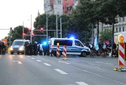 Eine Blockade auf Höhe Leuschnerplatz. Foto: LZ