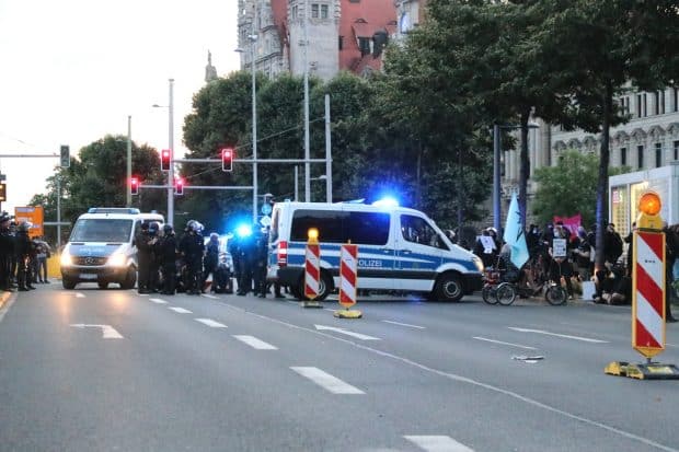 Eine Blockade auf Höhe Leuschnerplatz. Foto: LZ