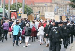 "Merkelmedien, Merkelland, Merkeldiktatur": Was machen diese Menschen nach dem 26.9.2021? Foto: LZ