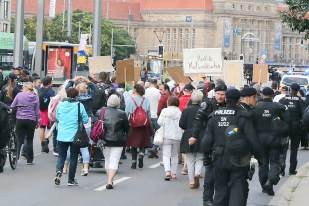"Merkelmedien, Merkelland, Merkeldiktatur": Was machen diese Menschen nach dem 26.9.2021? Foto: LZ