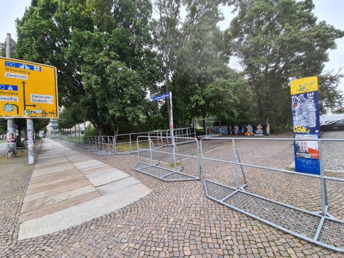 Gitter entlang der Kar-Liebknecht. Foto: LZ