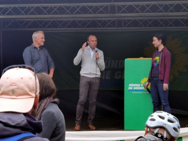 Klimastreik Sachsens Umweltminister Wolfram Günther (Grüne) und Kandidatin Paula Piechotta