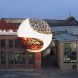 Die Oscar Niemeyer Sphere in Plagwitz. Foto: Margret Hoppe / Sebastian Stumpf