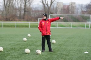 Ex-FFV-Trainer Hendrik Rudolph will nach sieben Jahren Pause nochmal im Frauenfußball angreifen. Foto: Jan Kaefer (Archiv)
