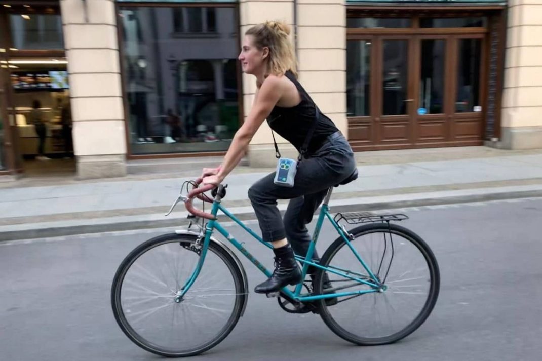 Mit Umwelt-Tracker auf dem Rad unterwegs. Foto: UFZ / Universität Leipzig