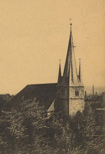 Die Kirche St. Jacobi um 1910. Foto: Von Autor unbekannt - Zeno.org, ID-Nummer 20000648221, Gemeinfrei, https://commons.wikimedia.org/w/index.php?curid=38567743 