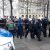 Durchbruchsversuche am Augustusplatz von der Goethestraße aus. Die Polizei weist körperlich zurück. Foto: LZ