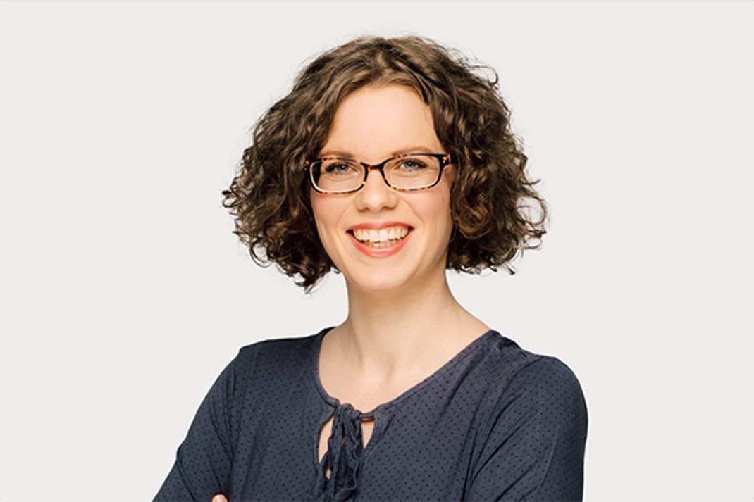 Prof. Dr. Sarah Seidl, SRH Fernhochschule, analysiert die Jugendstudie aus psychologischer Sicht. Foto: SRH Fernhochschule