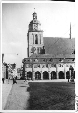 Die Kirche vor 1939, Quelle: Bundesarchiv, Bild 183-R98992 / CC-BY-SA 3.0, https://commons.wikimedia.org/w/index.php?curid=5368827
