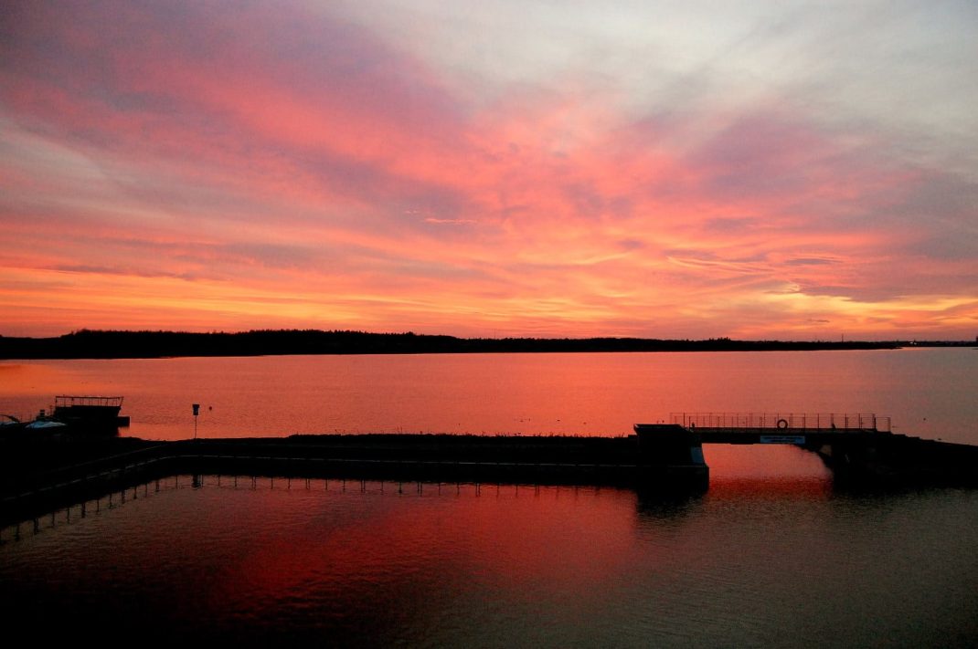 Der Markkleeberger See von der Kanuparkschleuse aus gesehen. Foto: Matthias Weidemann