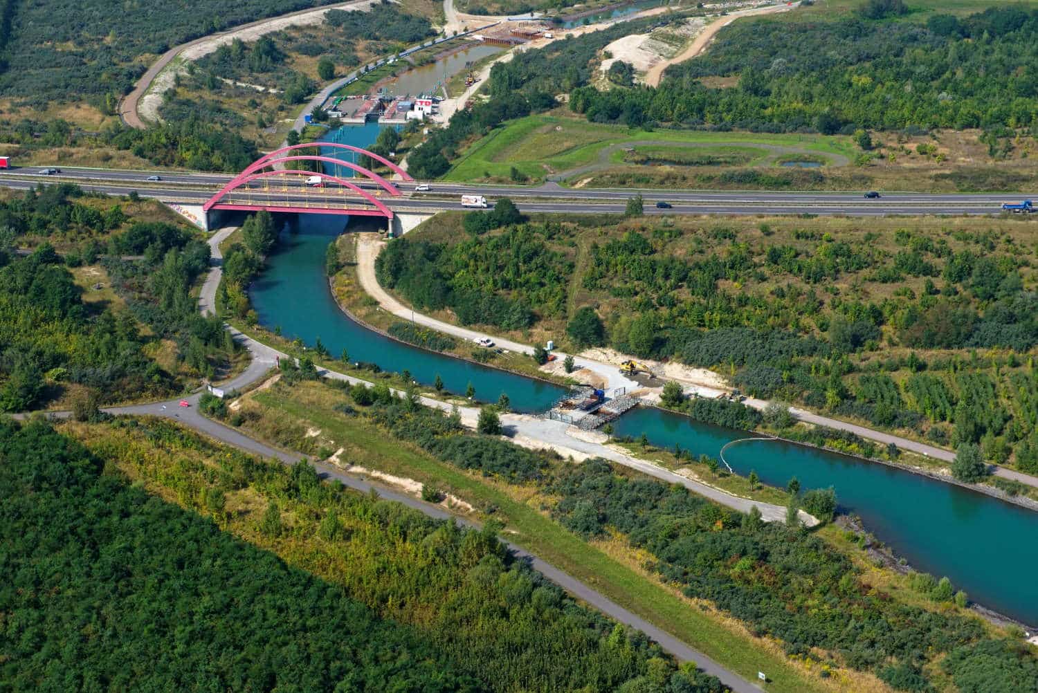 Störmthaler Kanal mit Querbauwerken 2021. Foto: LMBV