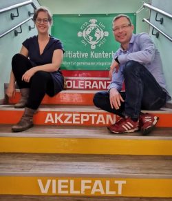 Christoph Wittwer ist Kitaleiter der KiTa „Um die Welt“ Grünau des SEB Leipzig und Katharina Subat, die als Sprachfachkraft in dieser Einrichtung des Eigenbetriebs Behindertenhilfe tätig ist. Quelle: Privat