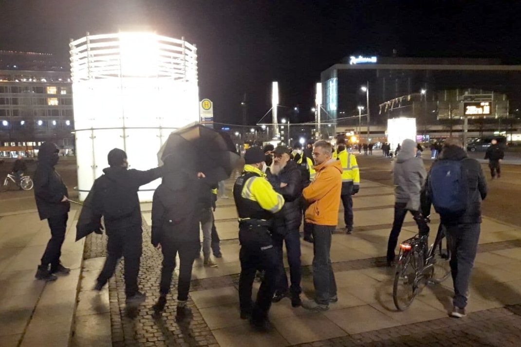 Polizeieinsatz Augustusplatz am 3. Januar 2022. Foto: LZ