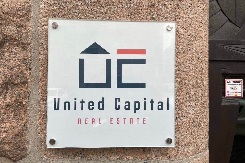 Firmenschild von United Capital. Foto: LZ