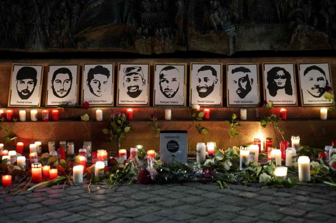 Das Hanau-Gedenken am 19. Februar 2022 auf dem Leipziger Markt. Foto: LZ