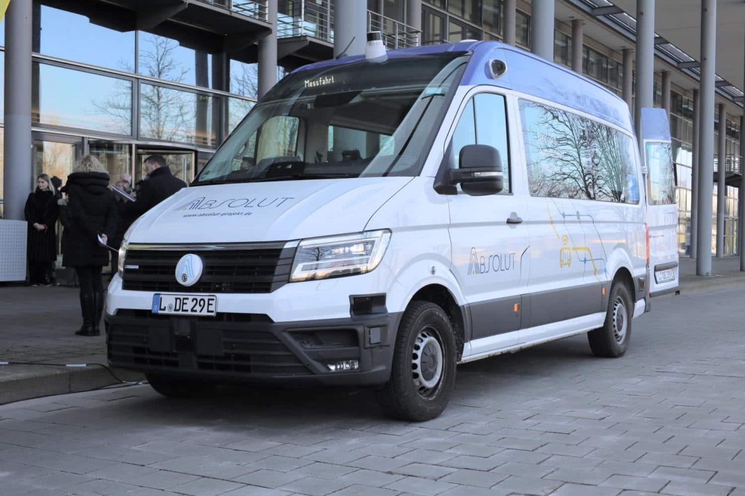 Das erste ABSOLUT-Testfahrzeug an der Neuen Messe.