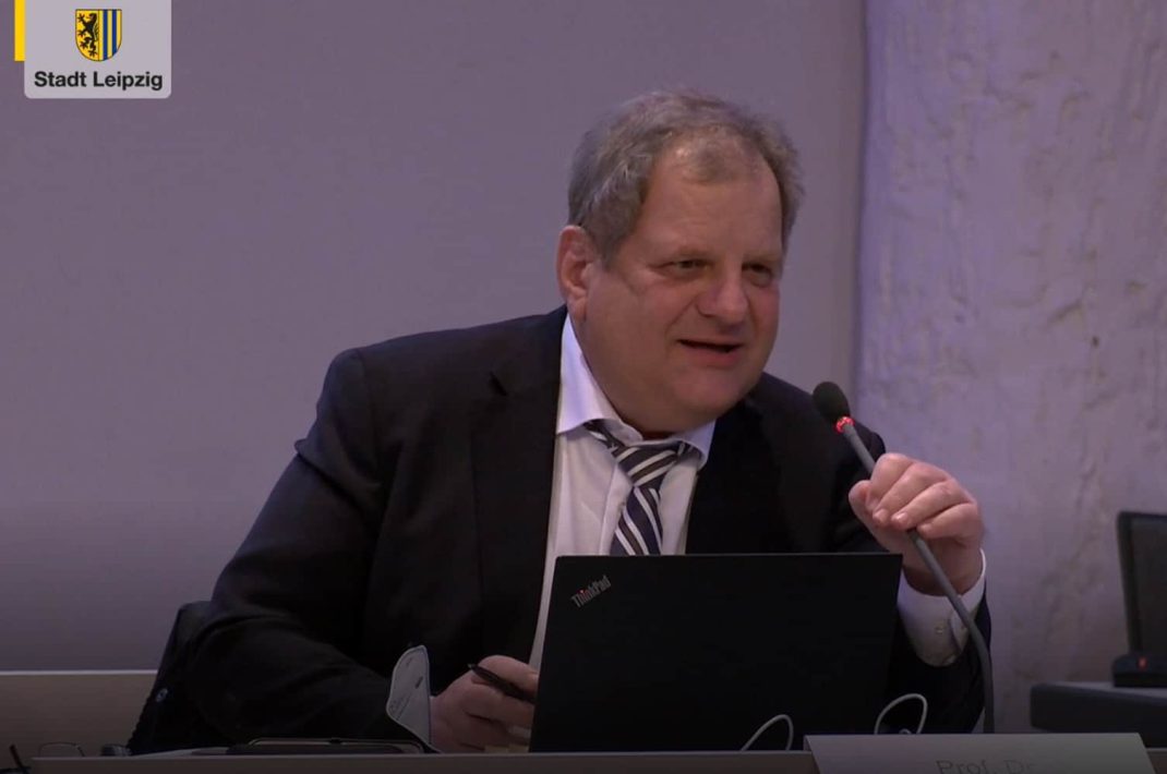 Sozialbürgermeister Thomas Fabian. Foto: Videostream der Stadt Leipzig, Screenshot: LZ