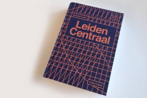 Benedikt Feiten: Leiden Centraal. Foto: Ralf Julke