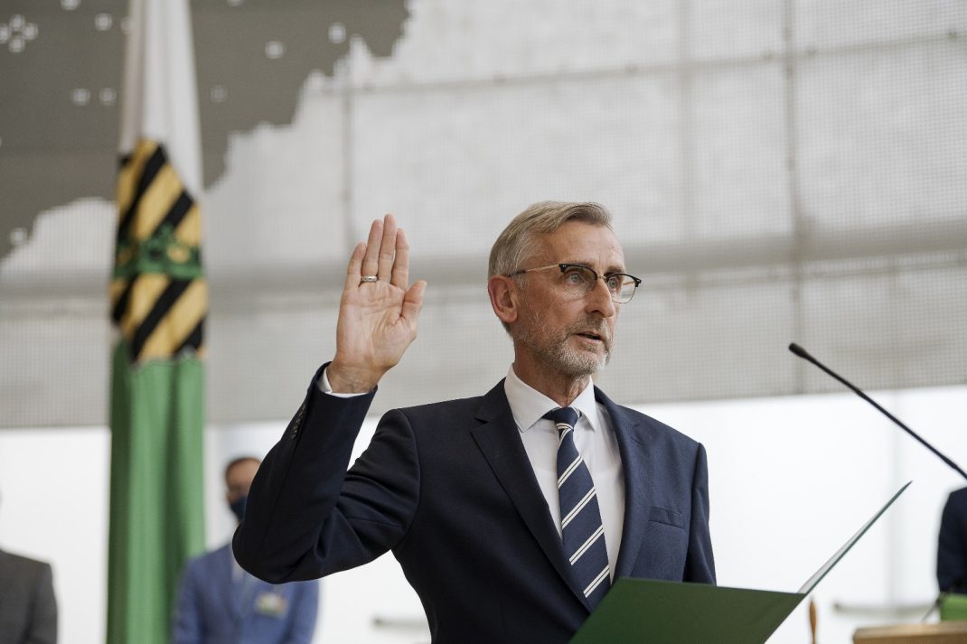 Armin Schuster wurde heute zum neuen Sächsischen Innenminister vereidigt. Foto: Pawel Sosnowski