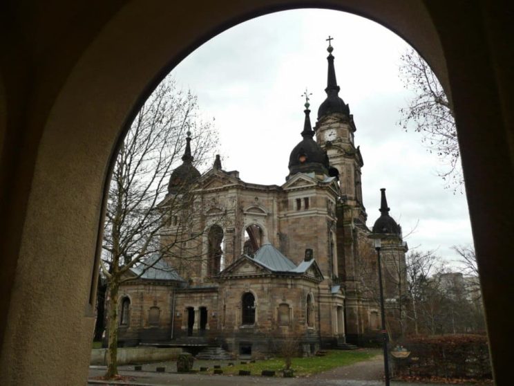 Trinitatiskirche im Jahr 2009. Foto: Norbert Kaiser, CC BY-SA 3.0, Quelle: https://commons.wikimedia.org/w/index.php?curid=9035135