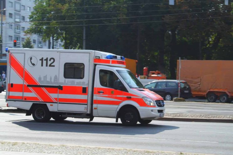 Rettungswagen im Einsatz. Foto: Ralf Julke