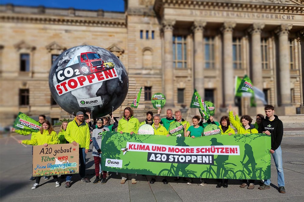 Protest vor dem Bundesverwaltungsgericht am Rande der Verhandlung über den Ausbau der A20 von Schleswig-Holstein nach Niedersachsen am 31. Mai 2022. Foto: LZ