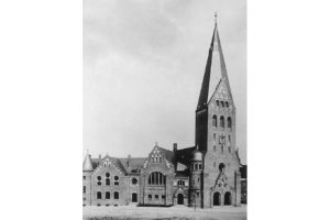 Die Jakobuskirche Dessau um 1914. Foto gemeinfrei, Quelle: https://commons.wikimedia.org/w/index.php?curid=117334173