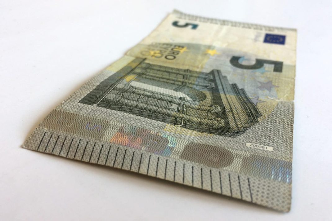 5 Euro pro Tag können Gastgeber/-innen von Ukraine-Geflüchteten weiterhelfen. Foto: Ralf Julke