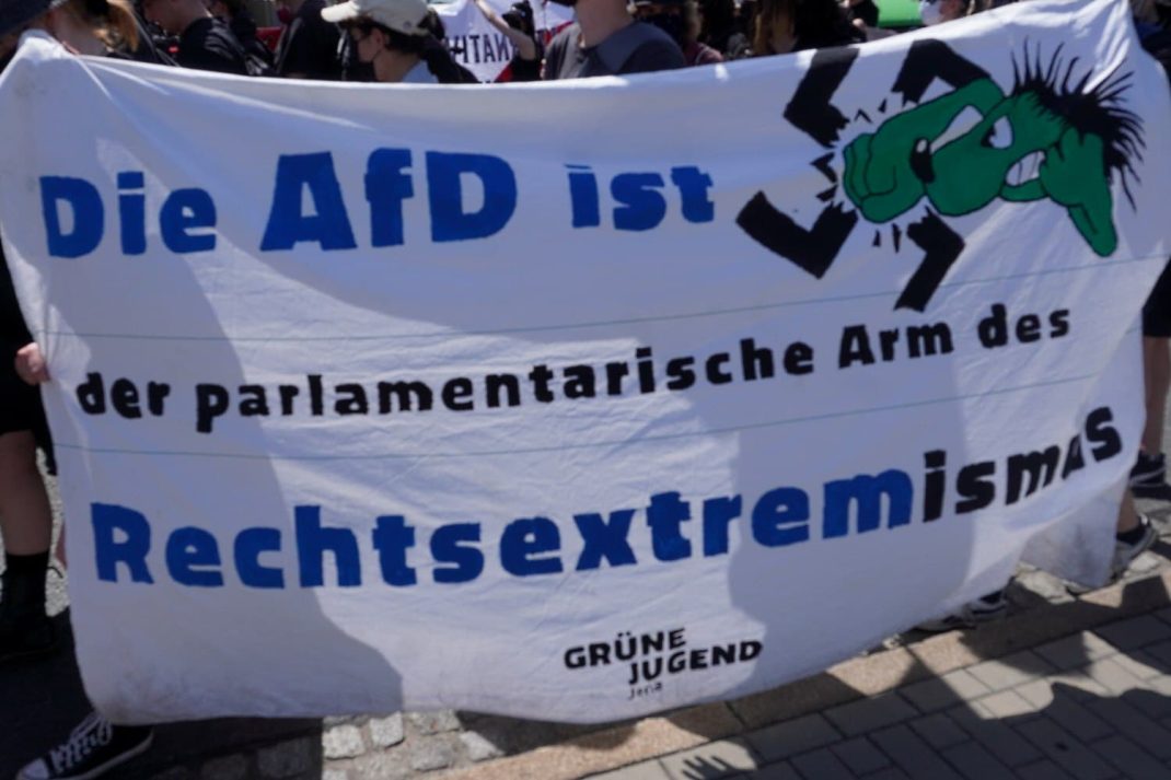 Anti-AfD-Banner auf Demo.