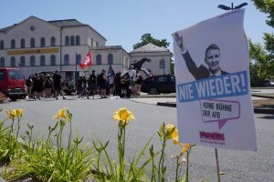 Demo gegen die AfD in Riesa. Foto: Ferdinand Uhl