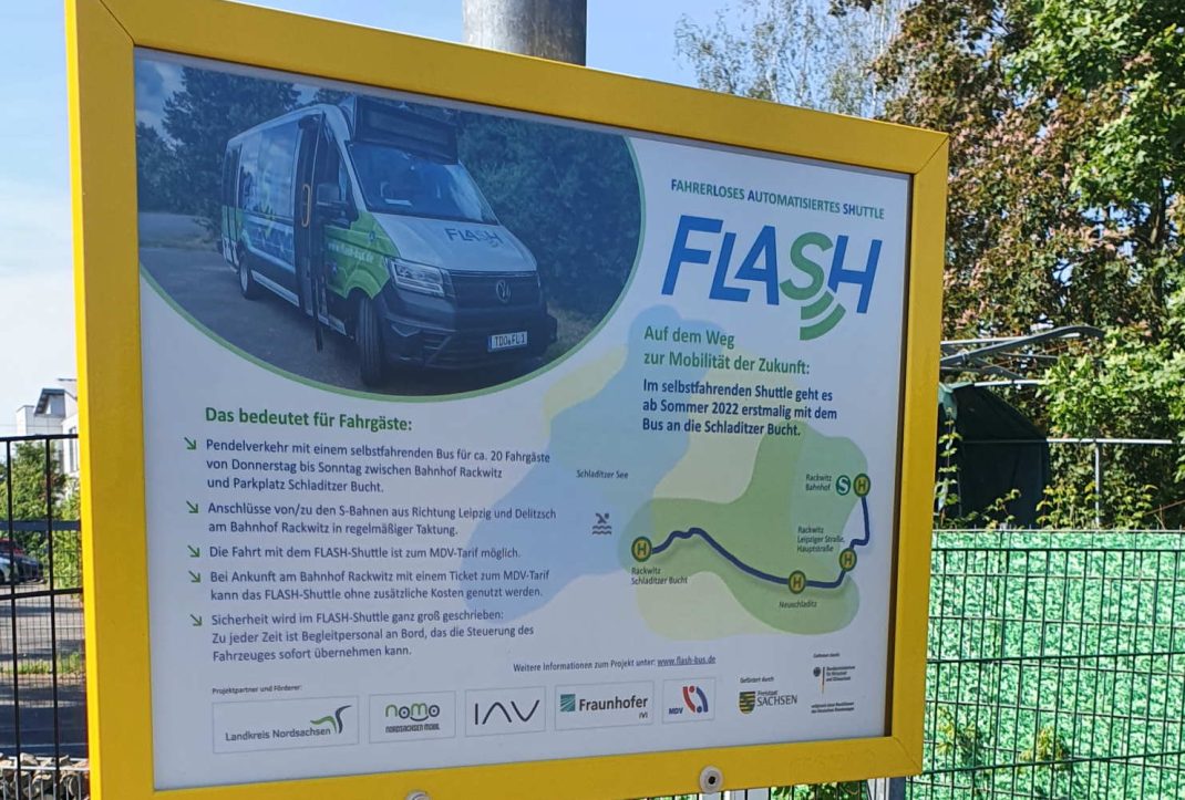 Bushaltestelle mit Infotafel in Rackwitz. Foto: Landratsamt Nordsachsen/Hoyas