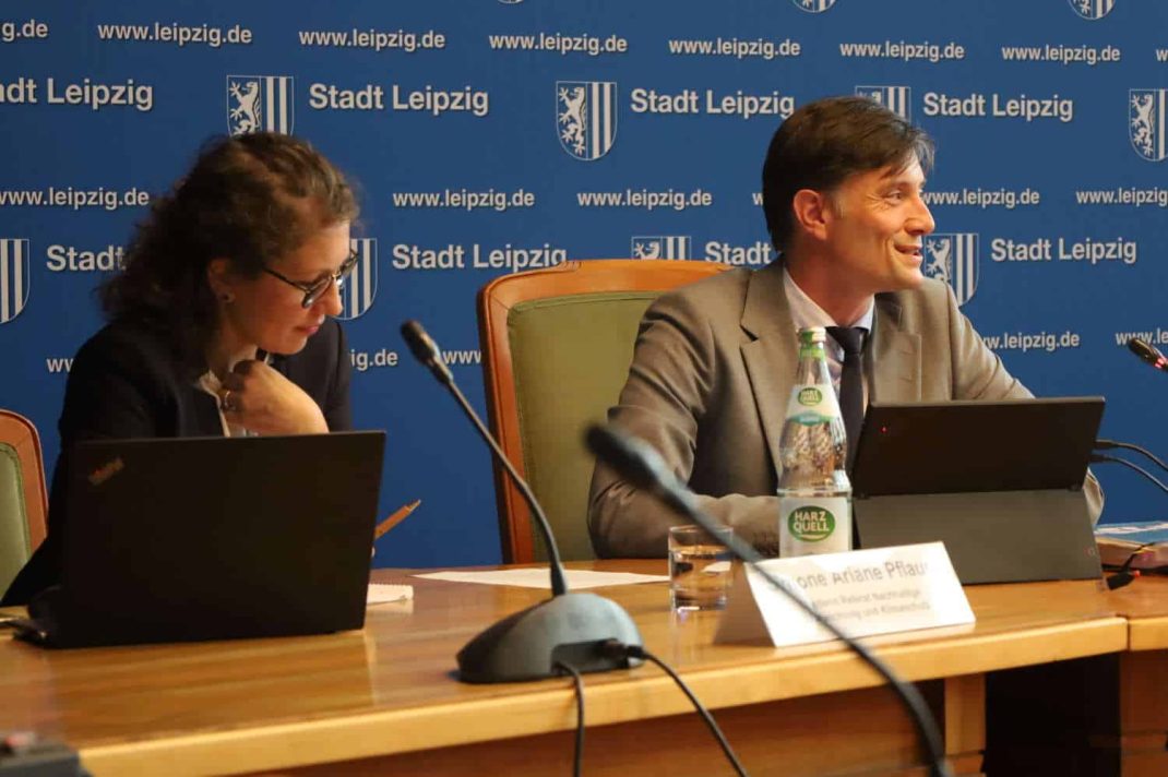 Klimareferentin Simone Ariane Pflaum und Umweltbürgermeister Heiko Rosenthal. Foto: Ralf Julke