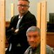 Beteuert seine Unschuld: Detlev B. (71, v.) beim Prozessauftakt mit Strafverteidiger Dr. Carsten Pagels. Foto: Lucas Böhme