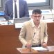 Marius Wittwer spricht als Vertreter des Jugendparlaments zum Antrag zum Großen Bürgermeister. Foto: Livestream der Stadt Leipzig, Screenshot: LZ