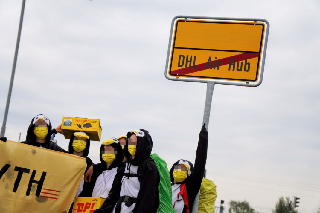 Bilder einer friedlichen Demo gegen den Flughafenausbau am 30. Juli 2022. Foto: Gregor Wünsch